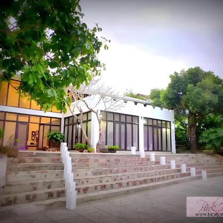 Hacienda Isabella Hotell Tagaytay City Exteriör bild